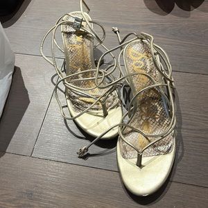 Sam Edelman Lace Up Thong Sandal in Gold